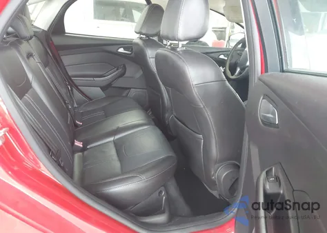 2014 Ford Focus Se z USA, uszkodzony, nr VIN 1FADP3F28EL435674